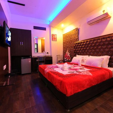Hotel Pearl Inn & Suites Amritsar Exterior foto