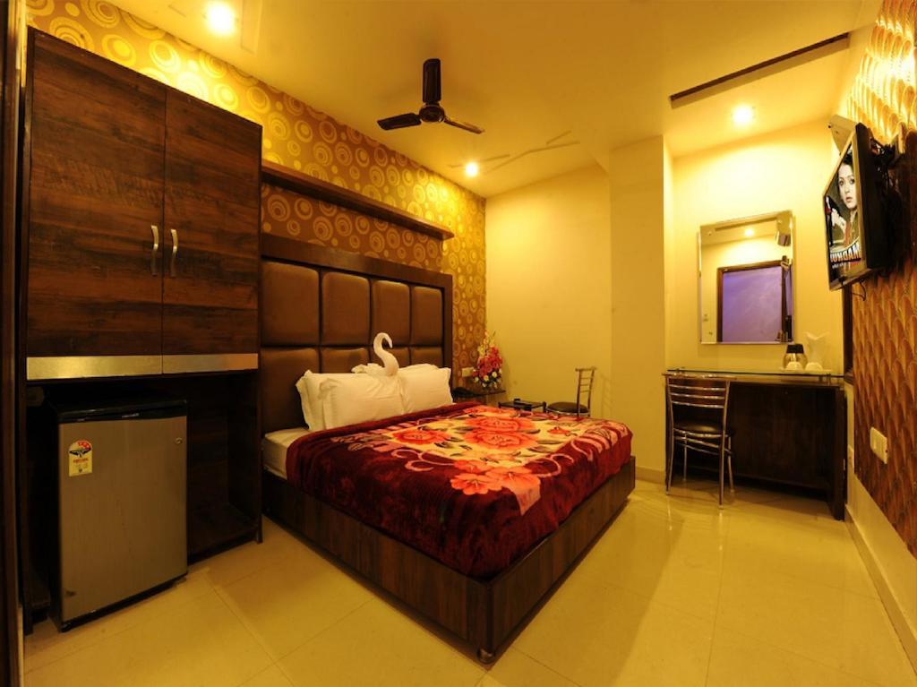 Hotel Pearl Inn & Suites Amritsar Quarto foto