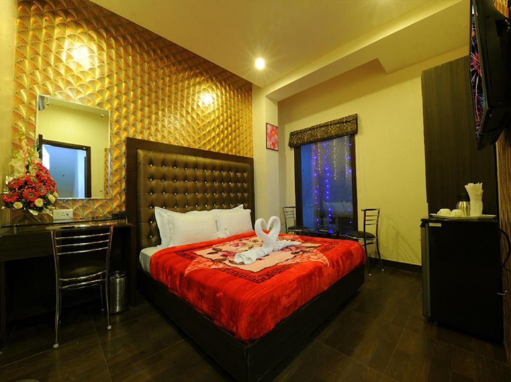 Hotel Pearl Inn & Suites Amritsar Exterior foto